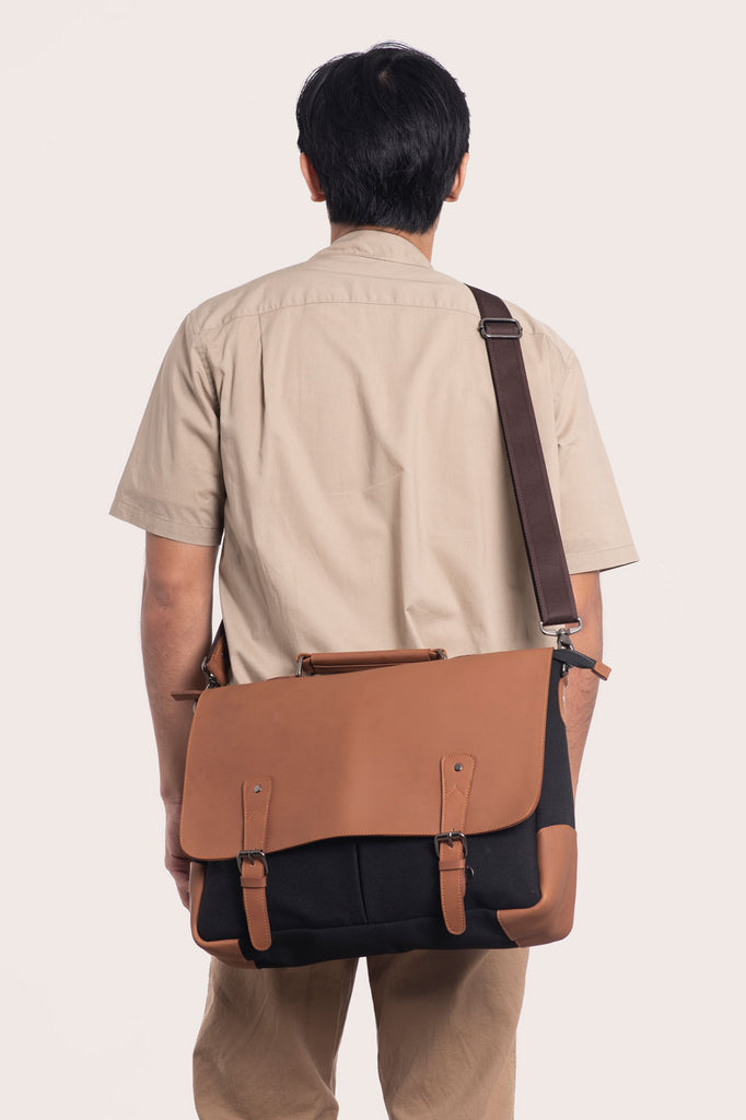 Vintage Tan Messenger Bag Zero Gravity MNL